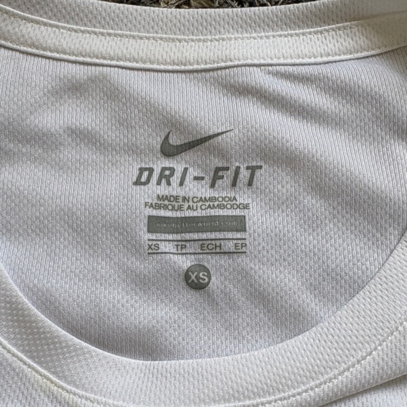 Nike Women’s DRI-FIT White Tee - Picture 4 of 5